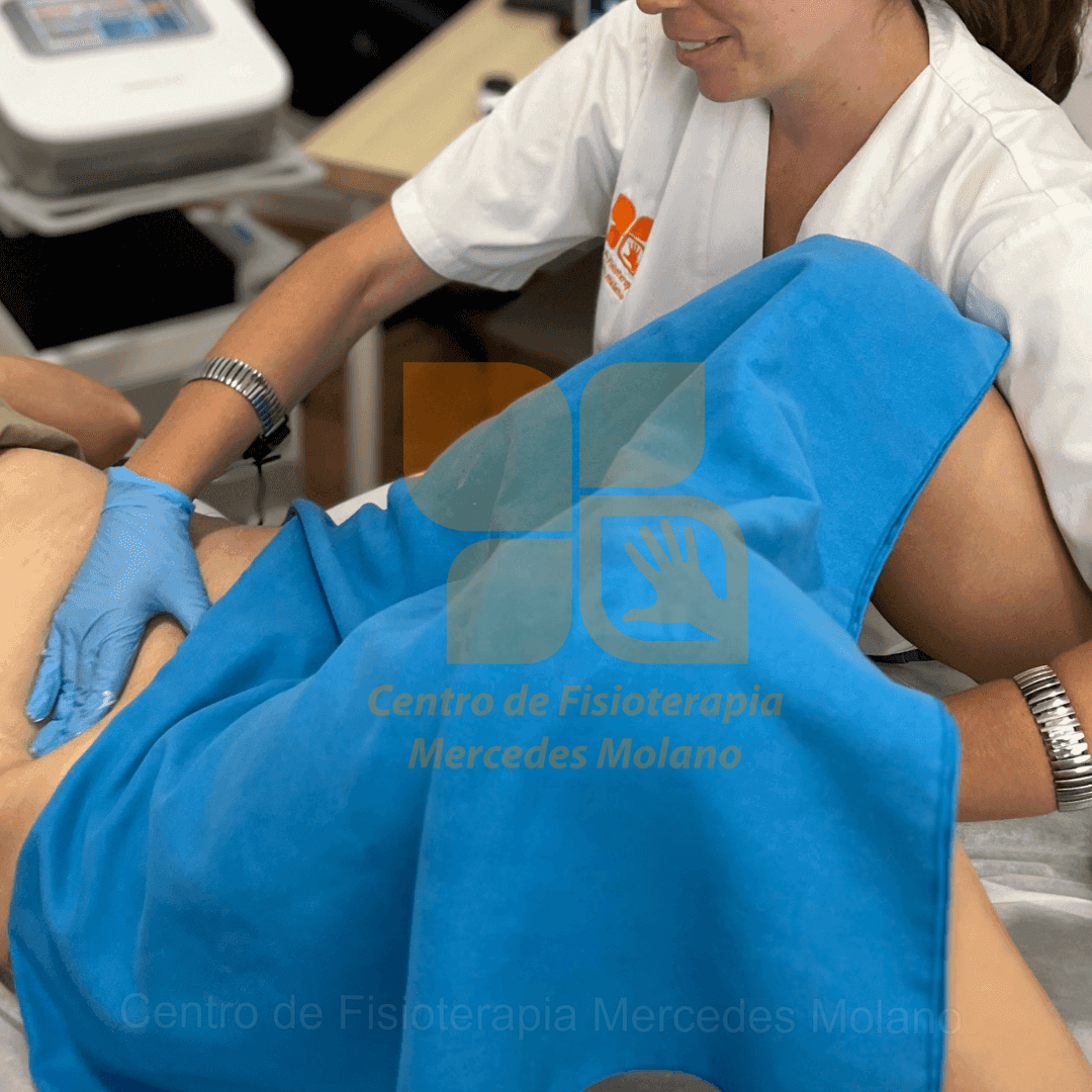 Tratamiento de fisioterapia de suelo pélvico a una mujer en clínica de Cáceres Fisioterapeuta del Suelo Pélvico cáceres